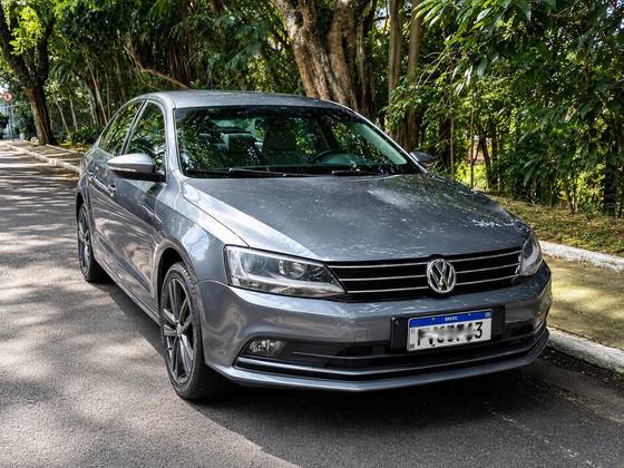 VOLKSWAGEN JETTA 2.0 TSI HIGHLINE 211CV GASOLINA 4P TIPTRONIC VOLKSWAGEN JETTA 2.0 TSI HIGHLINE 211CV GASOLINA 4P TIPTRONIC